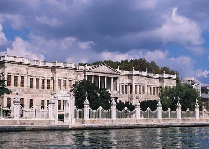 Root Karakoey Bosphorus Hotel