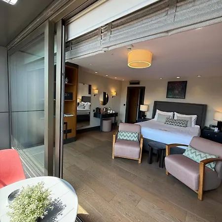 Root Karakoey 호텔 4*