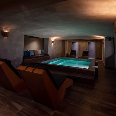 Hotel Root Karakoey 4*