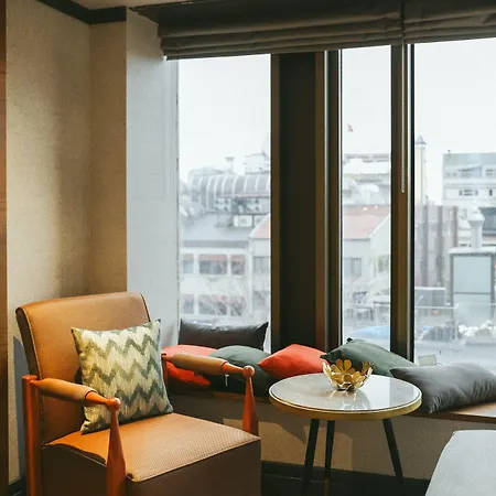 호텔 Root Karakoey 4*