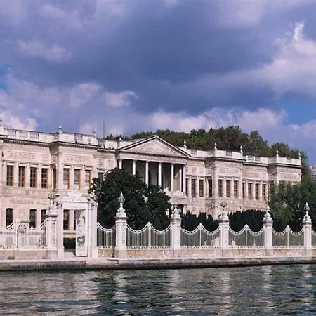 Root Karakoey Bosphorus & Hotel