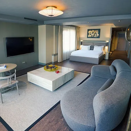 Root Karakoey Bosphorus & 4*