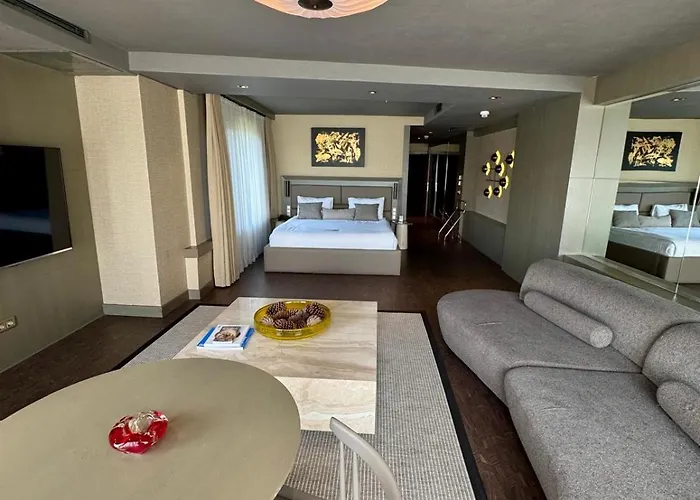 Root Karakoey Bosphorus 4*