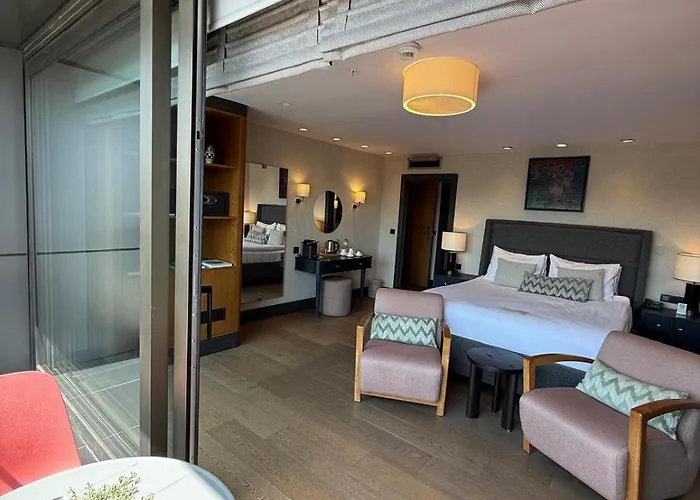 Root Karakoey Bosphorus Hotel 4*