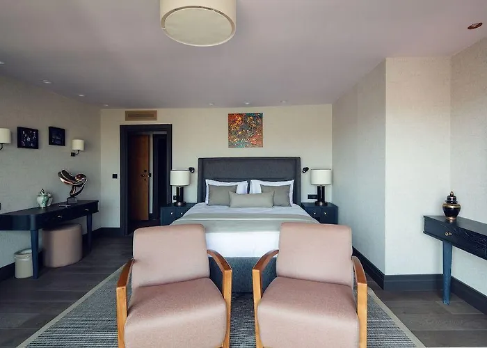 Root Karakoey Bosphorus